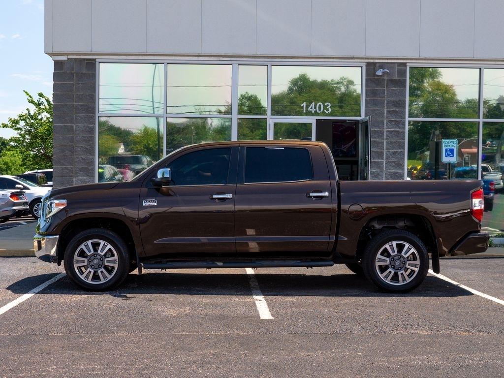 Toyota Tundra  2021
