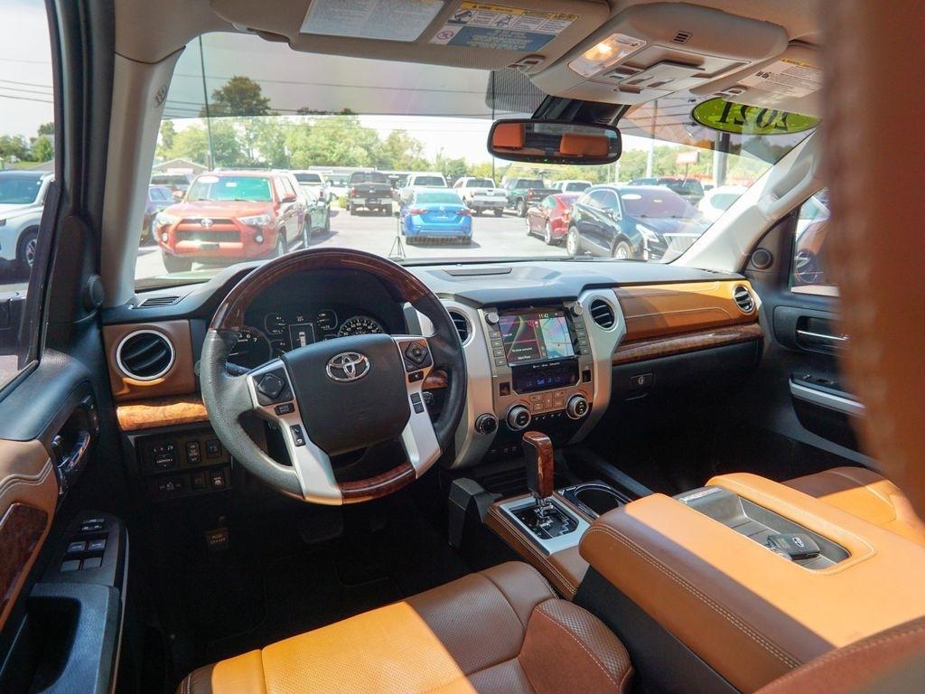 Toyota Tundra  2021
