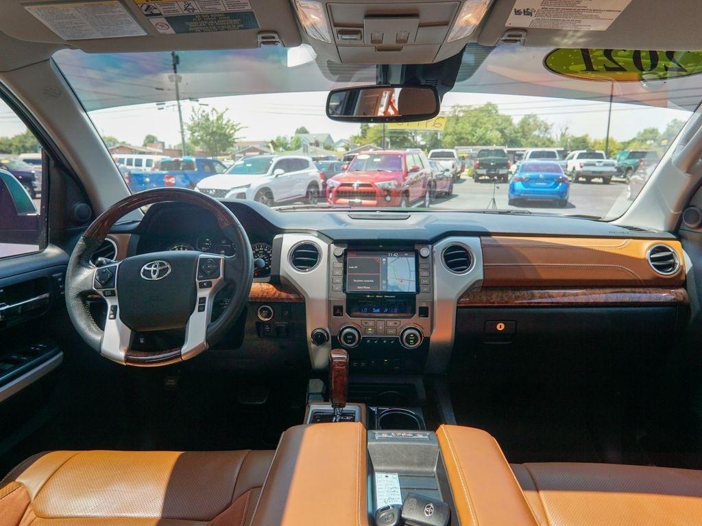 Toyota Tundra  2021