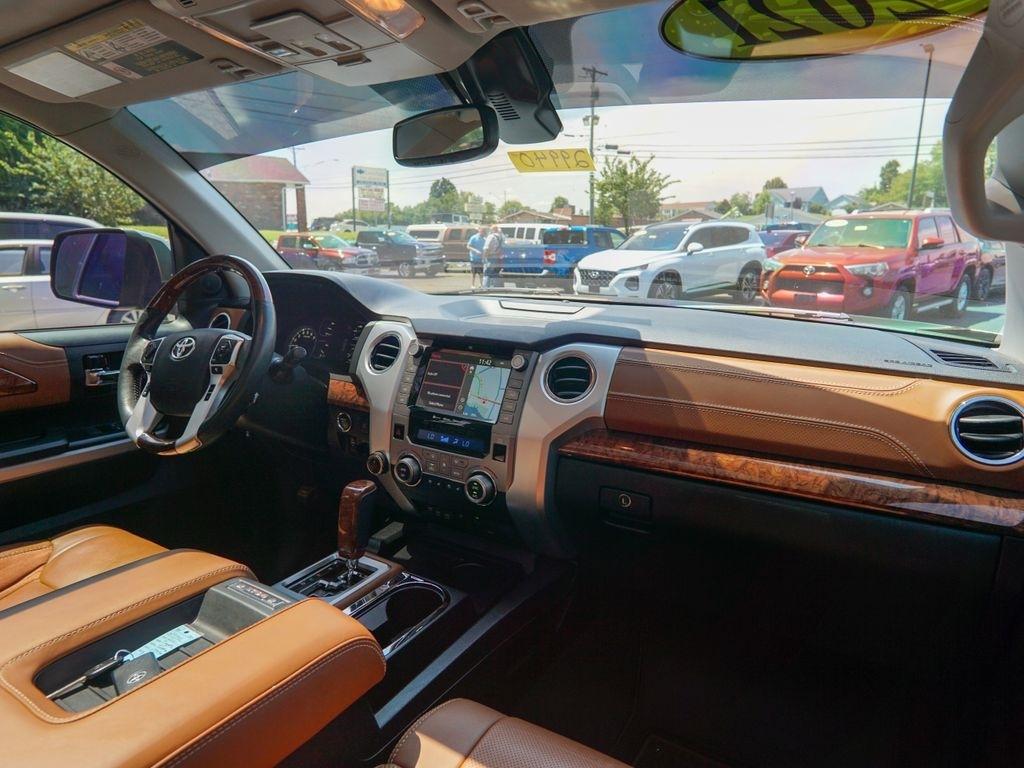 Toyota Tundra  2021