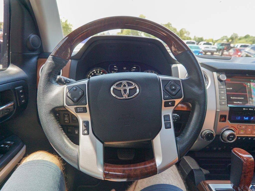 Toyota Tundra  2021