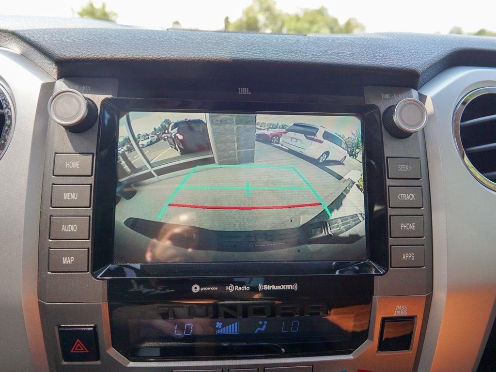Toyota Tundra  2021