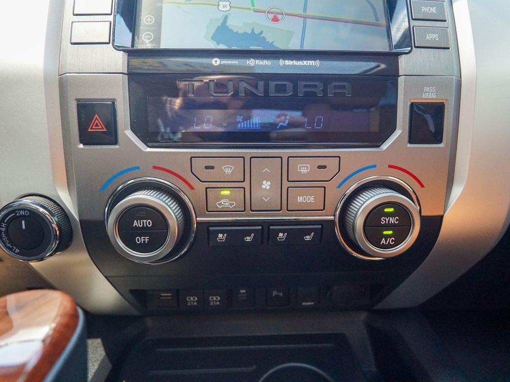 Toyota Tundra  2021