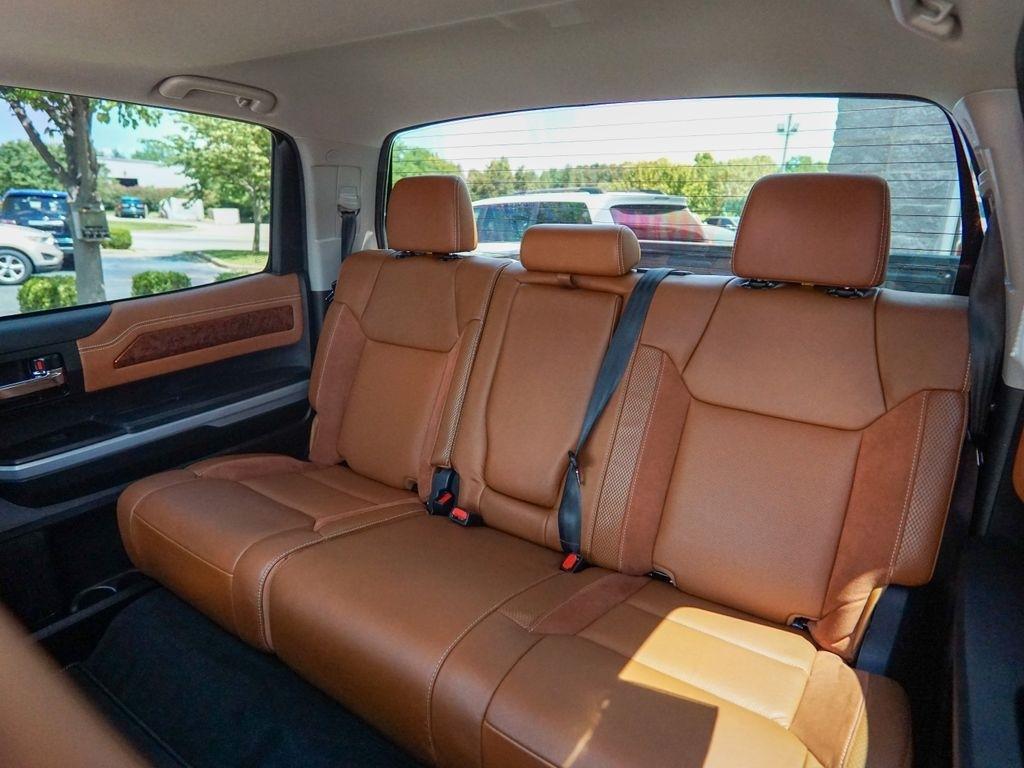 Toyota Tundra  2021