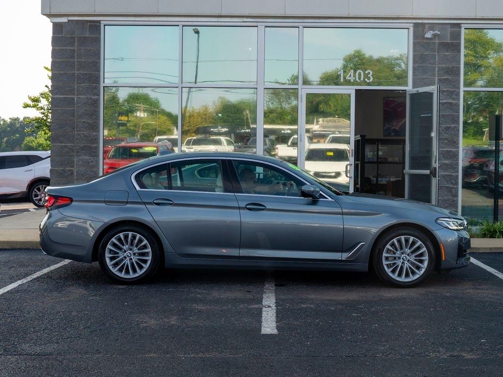 BMW 5-Series  2022