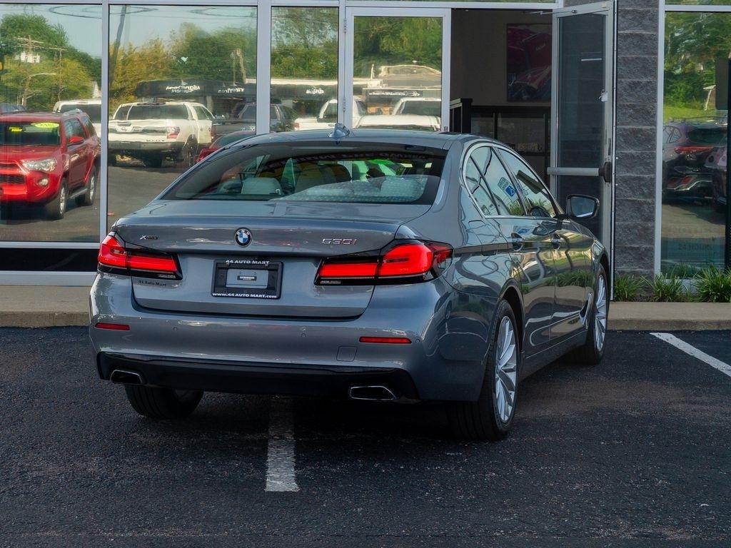 BMW 5-Series  2022
