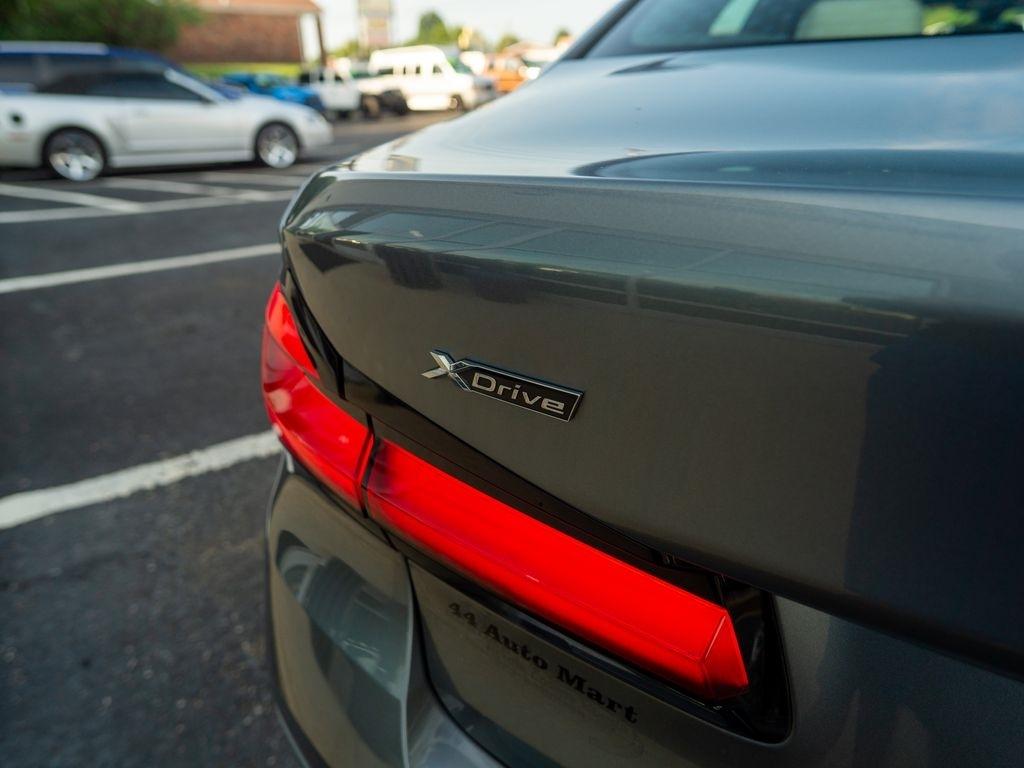 BMW 5-Series  2022