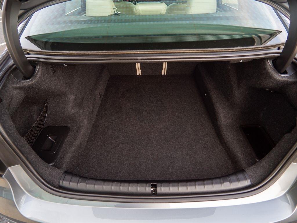 BMW 5-Series  2022