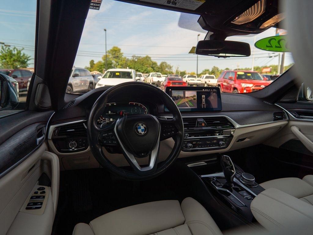 BMW 5-Series  2022