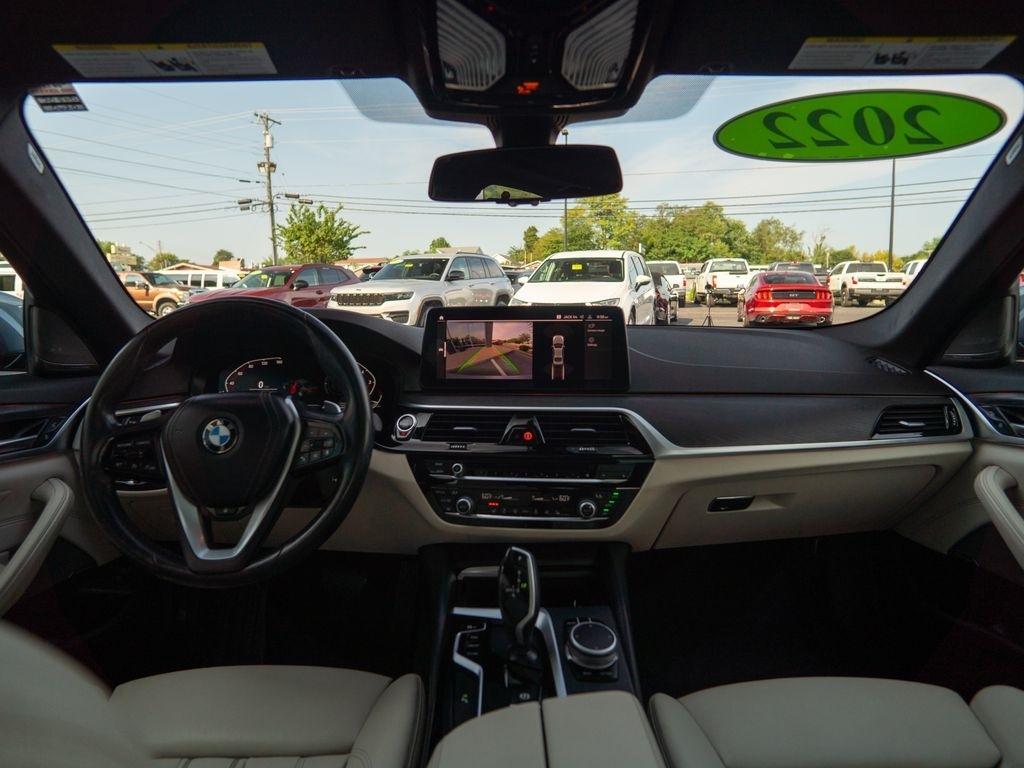 BMW 5-Series  2022