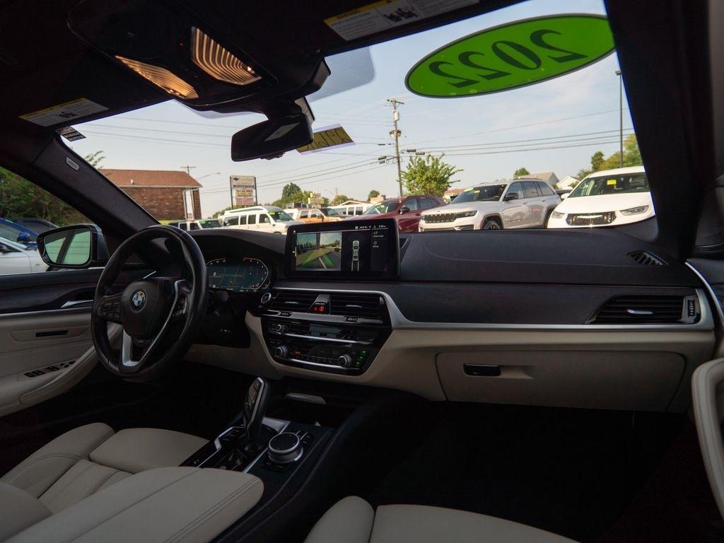 BMW 5-Series  2022
