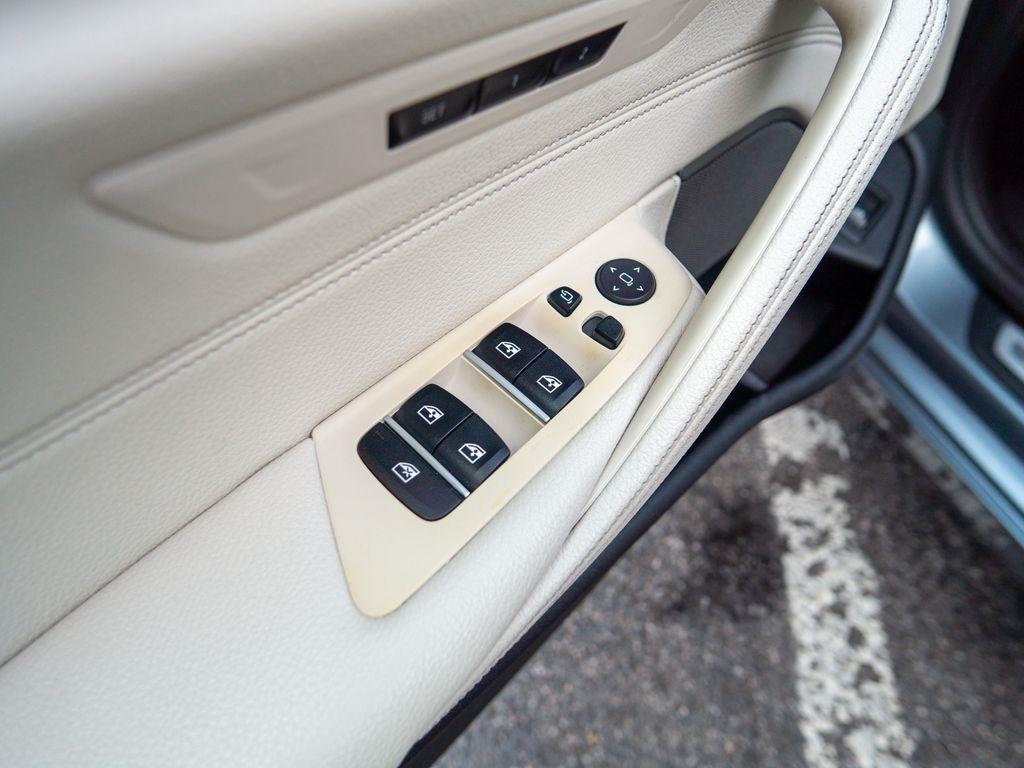 BMW 5-Series  2022