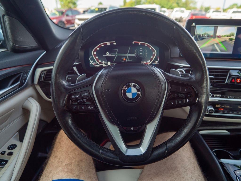 BMW 5-Series  2022