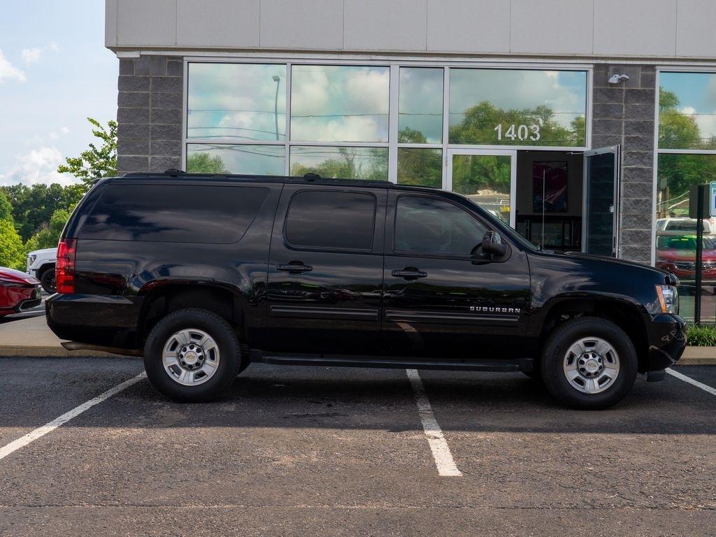 Chevrolet Suburban  2013