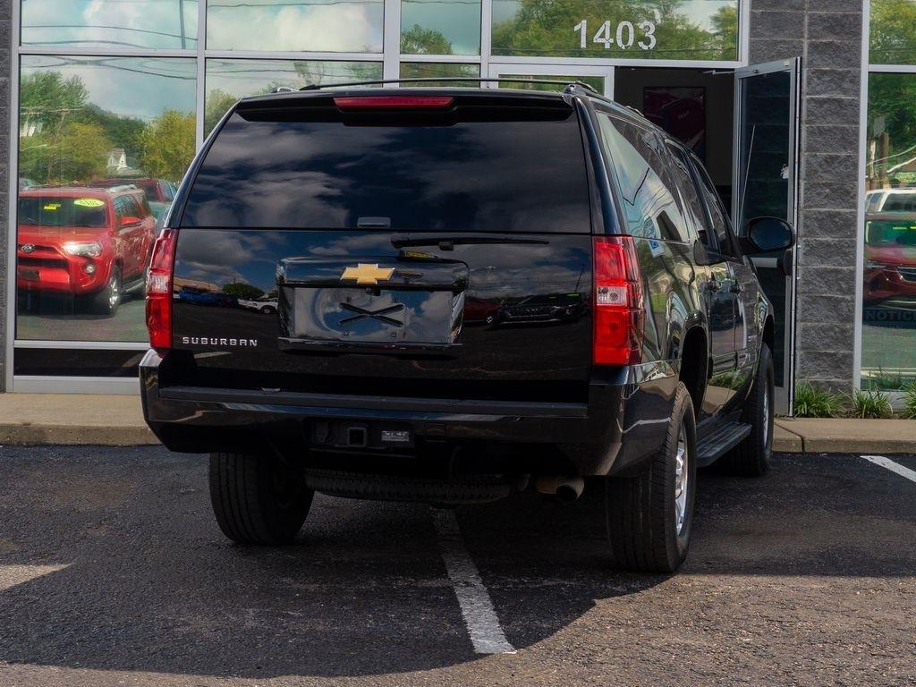 Chevrolet Suburban  2013
