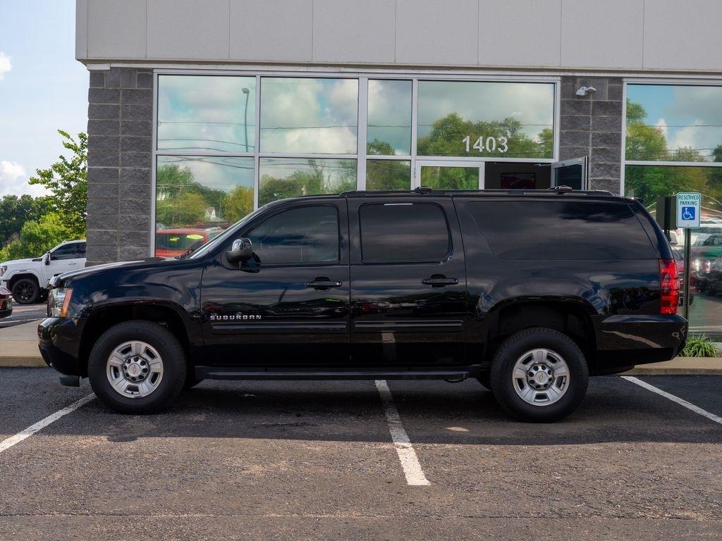 Chevrolet Suburban  2013