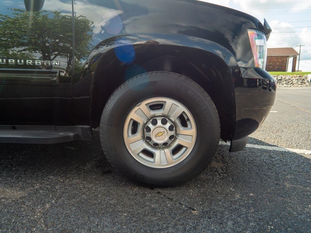 Chevrolet Suburban  2013