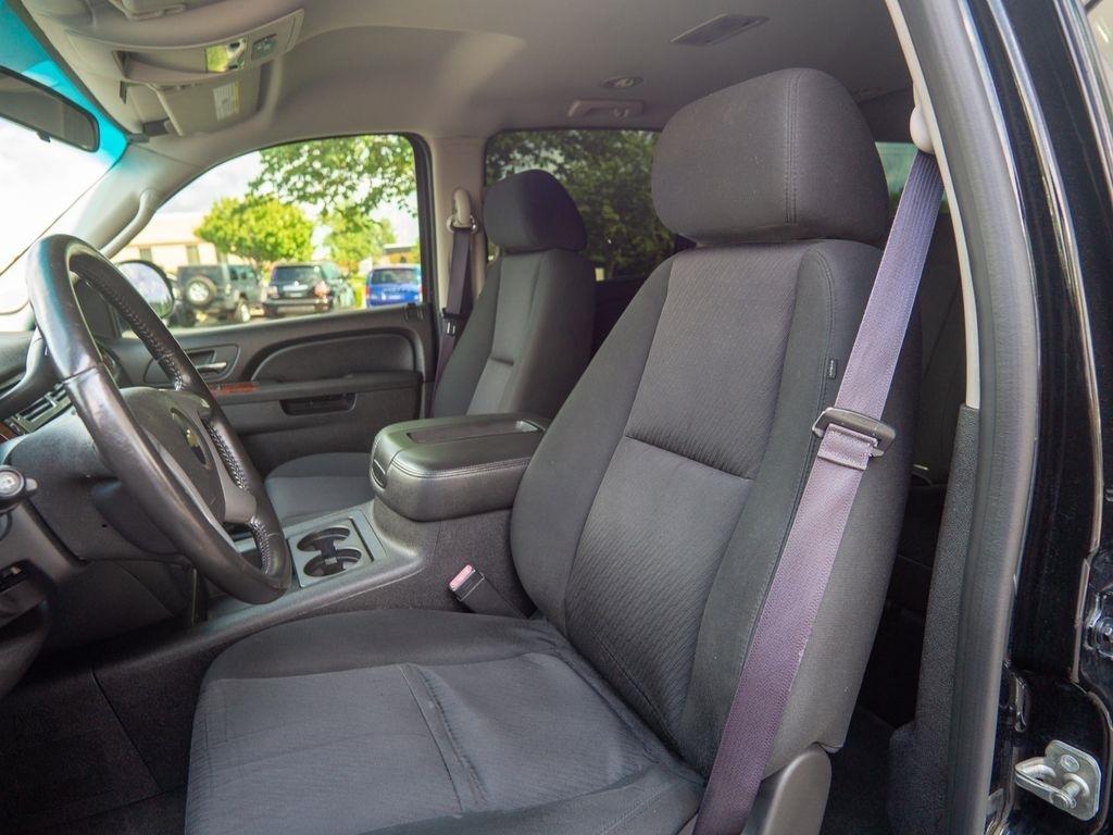 Chevrolet Suburban  2013