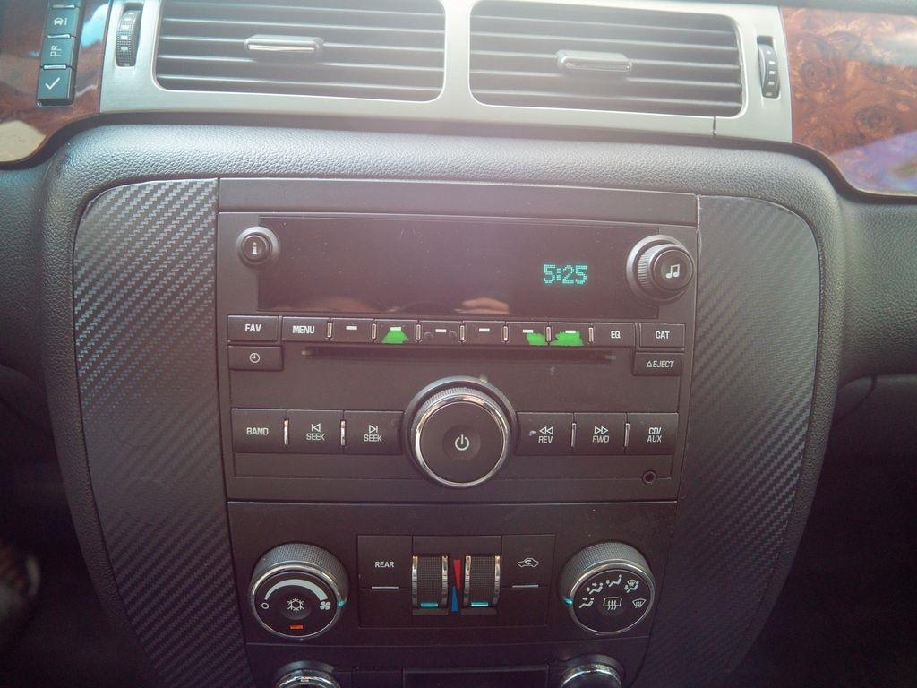 Chevrolet Suburban  2013