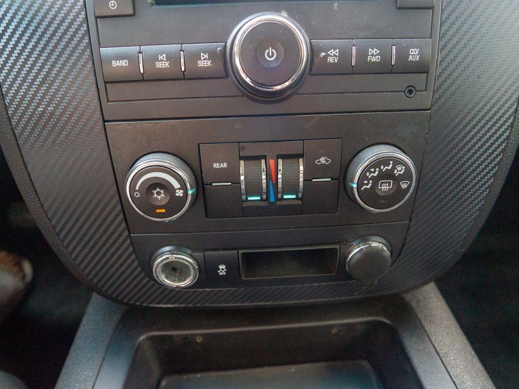 Chevrolet Suburban  2013