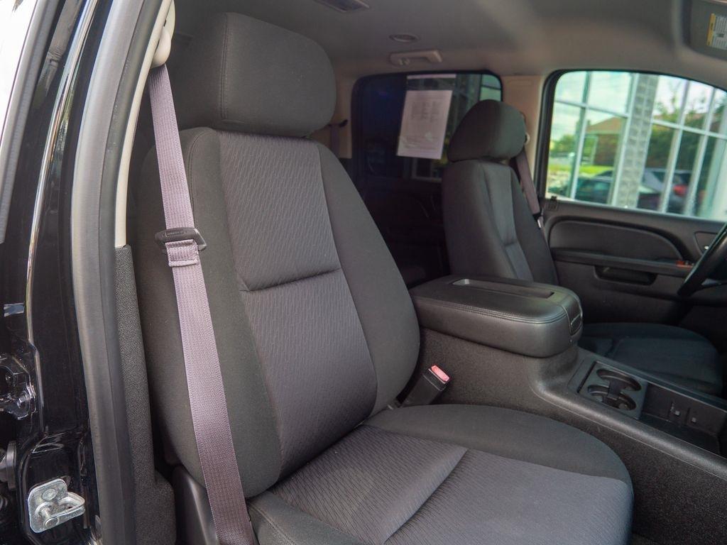Chevrolet Suburban  2013