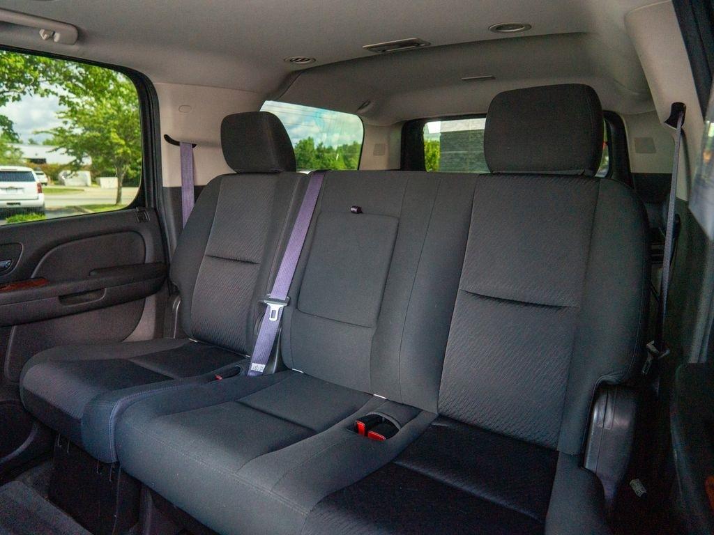Chevrolet Suburban  2013