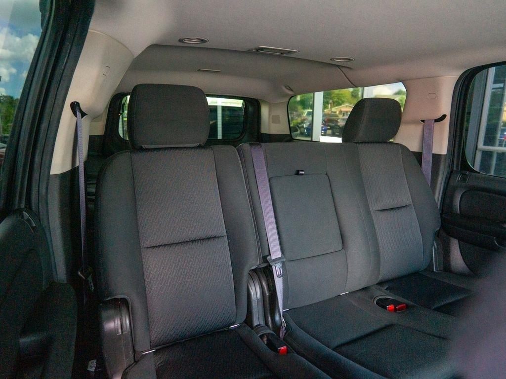 Chevrolet Suburban  2013