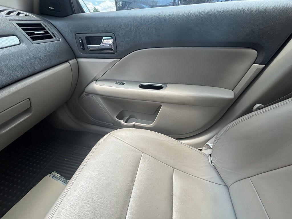 Ford Fusion Hybrid  2011