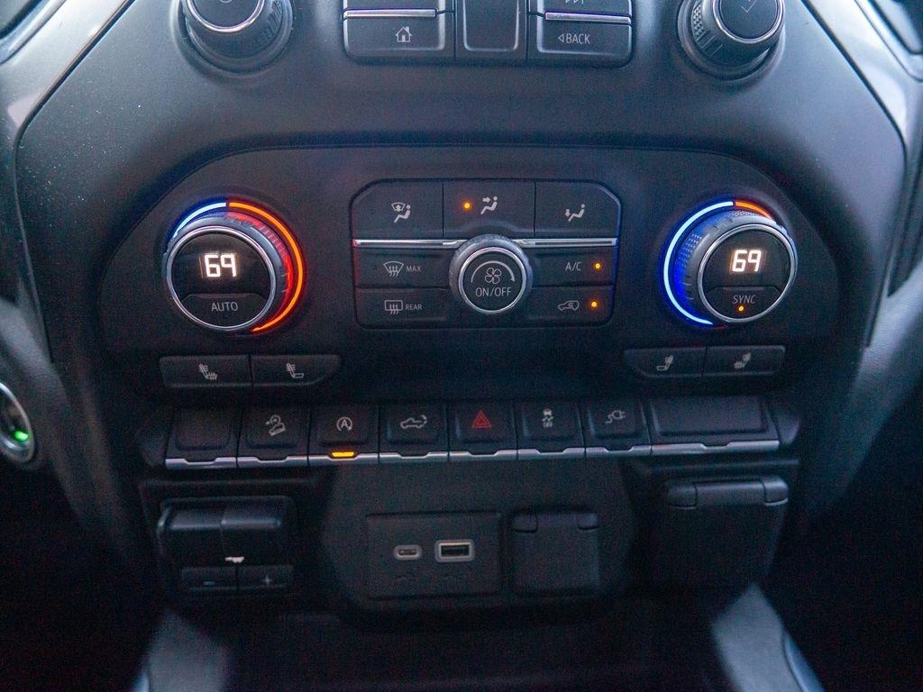Chevrolet Silverado 1500  2021