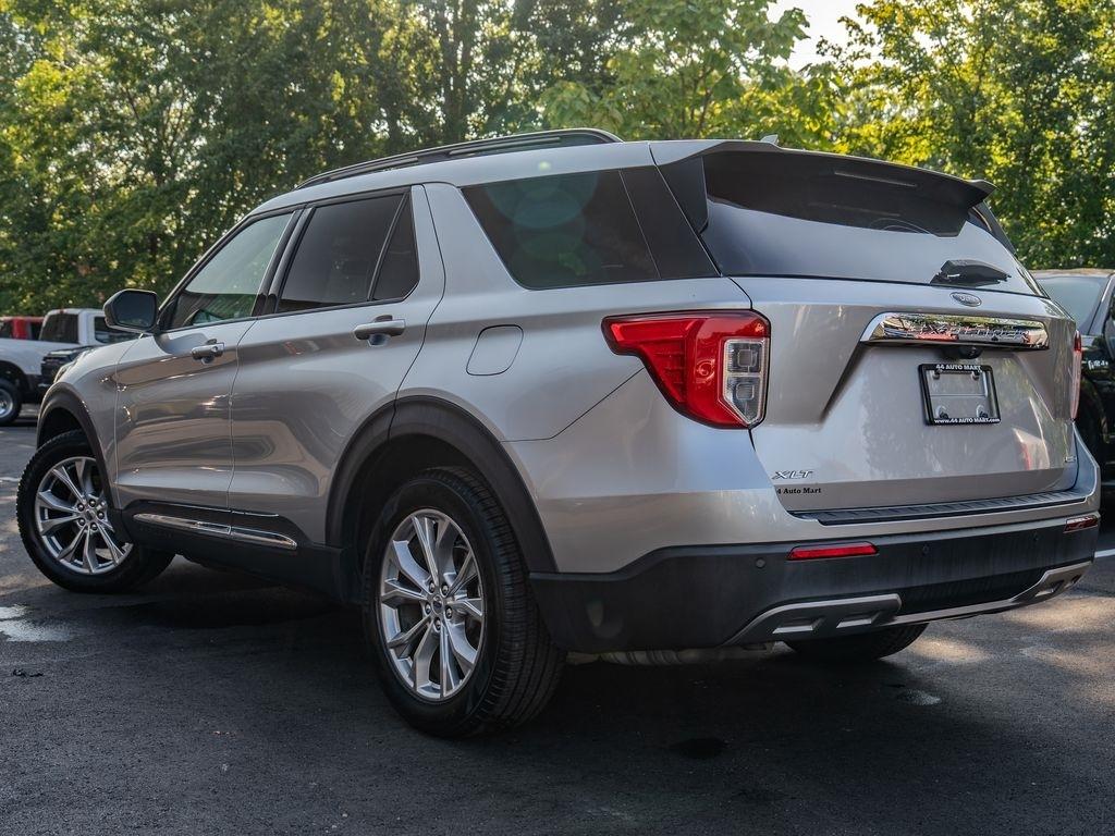 Ford Explorer photo 8