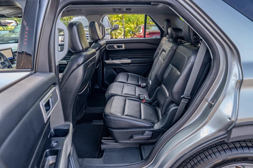 Ford Explorer photo 15