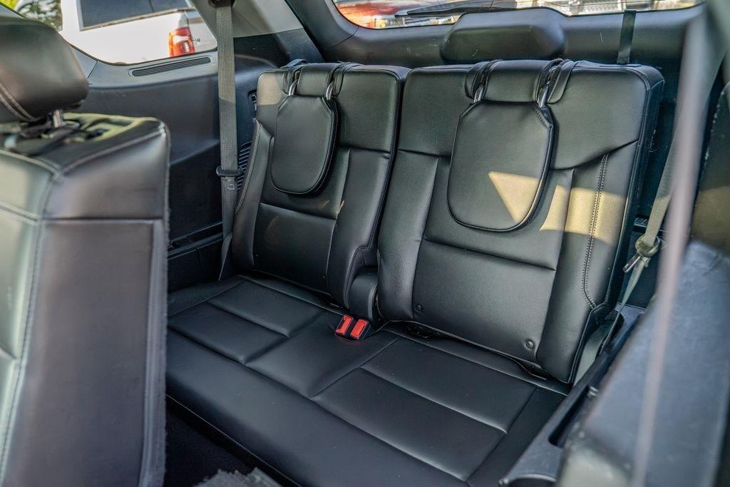 Ford Explorer photo 16