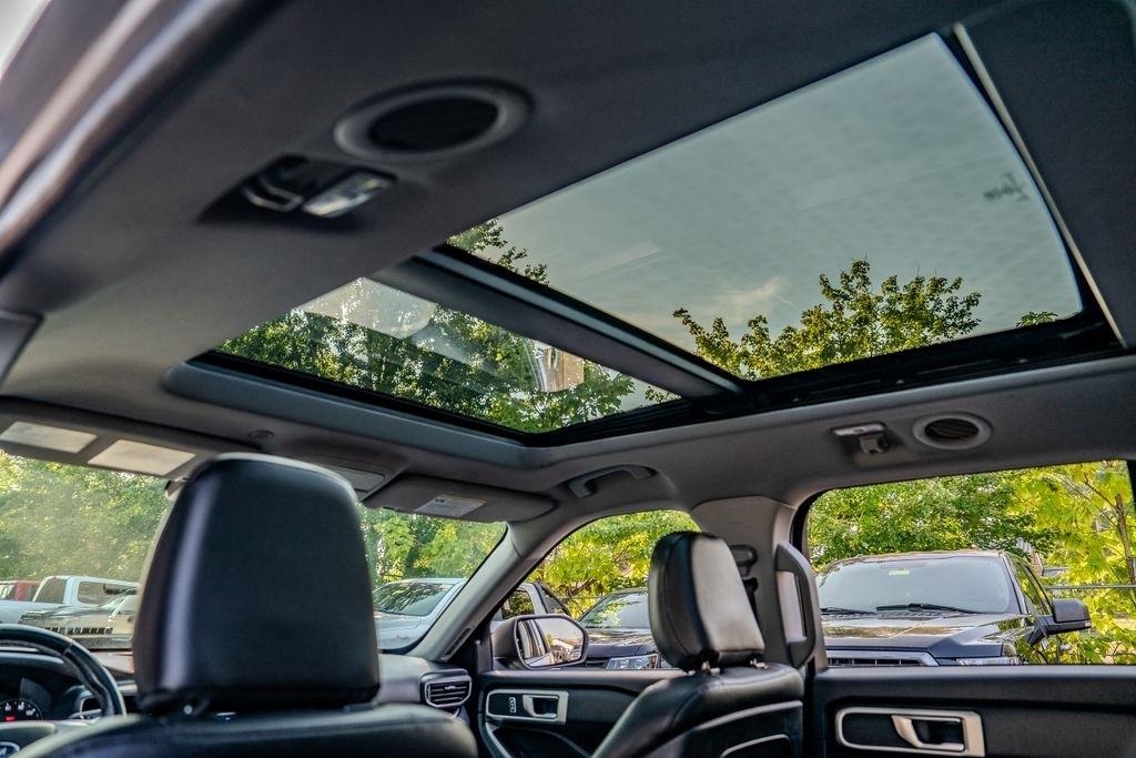 Ford Explorer photo 19