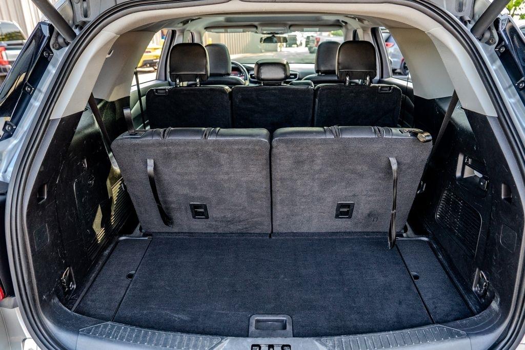 Ford Explorer photo 22