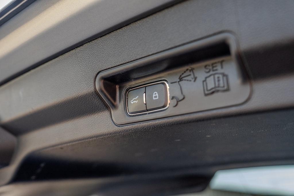Ford Explorer photo 23