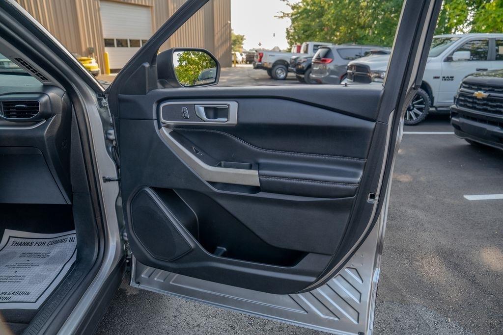 Ford Explorer photo 24