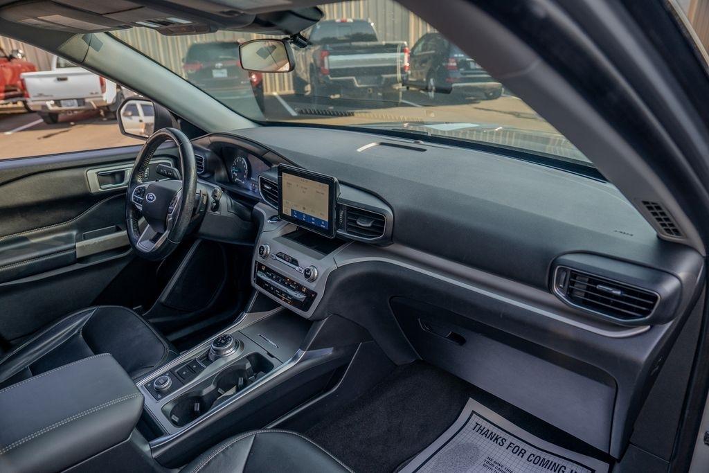 Ford Explorer photo 25