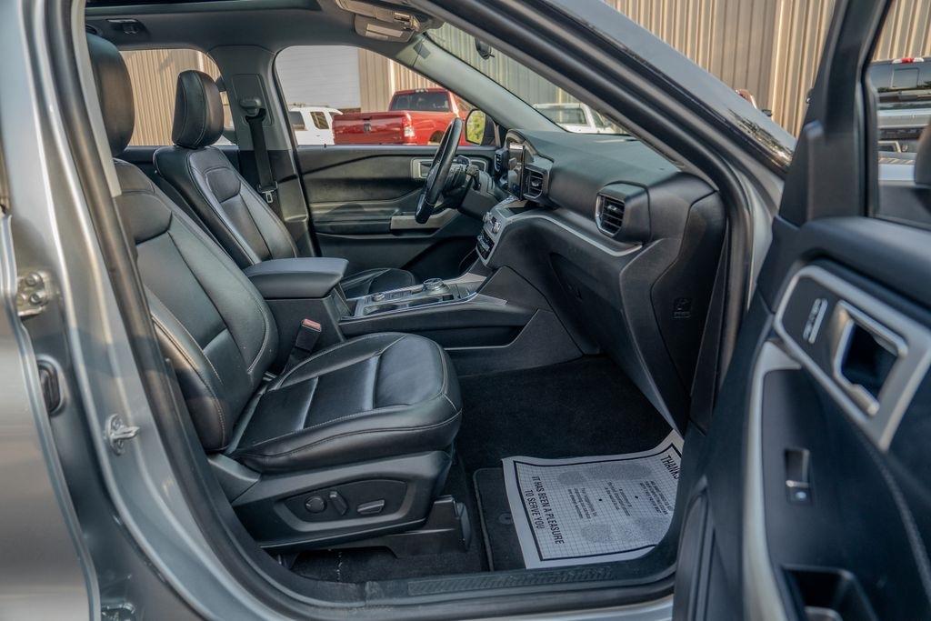 Ford Explorer photo 26