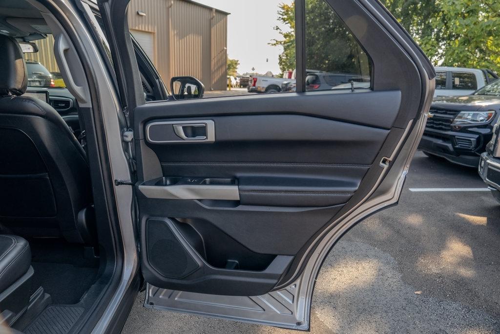 Ford Explorer photo 27