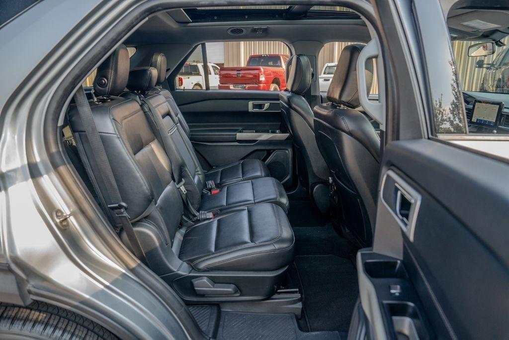 Ford Explorer photo 28