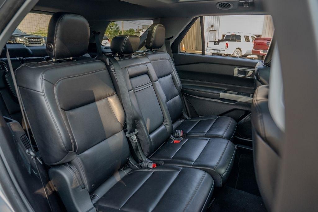 Ford Explorer photo 29