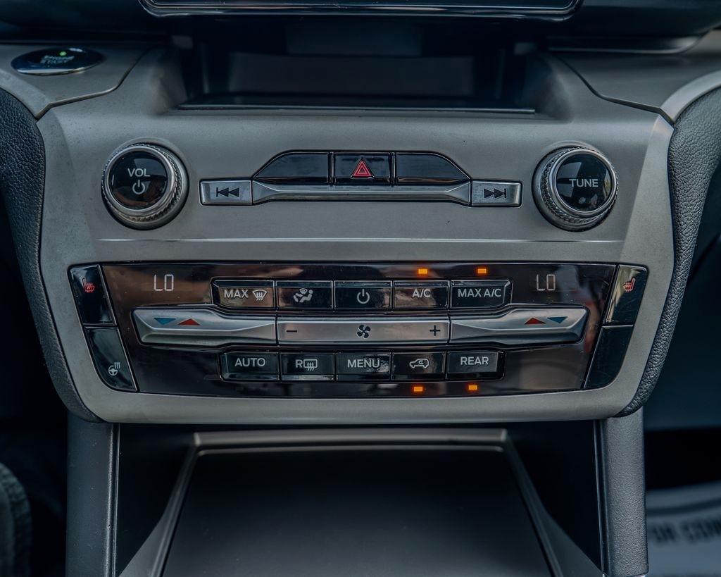 Ford Explorer photo 32