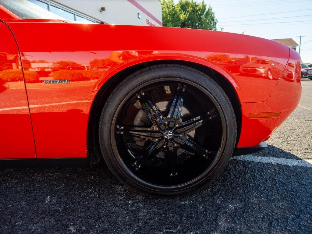 Dodge Challenger photo 10