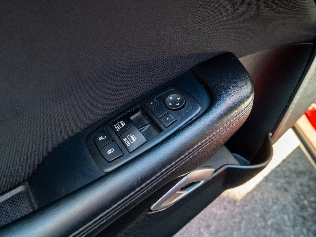 Dodge Challenger photo 14