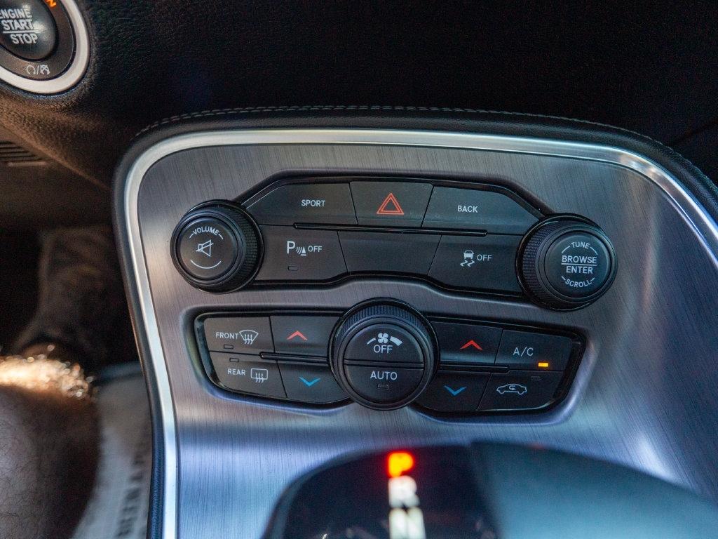 Dodge Challenger photo 19
