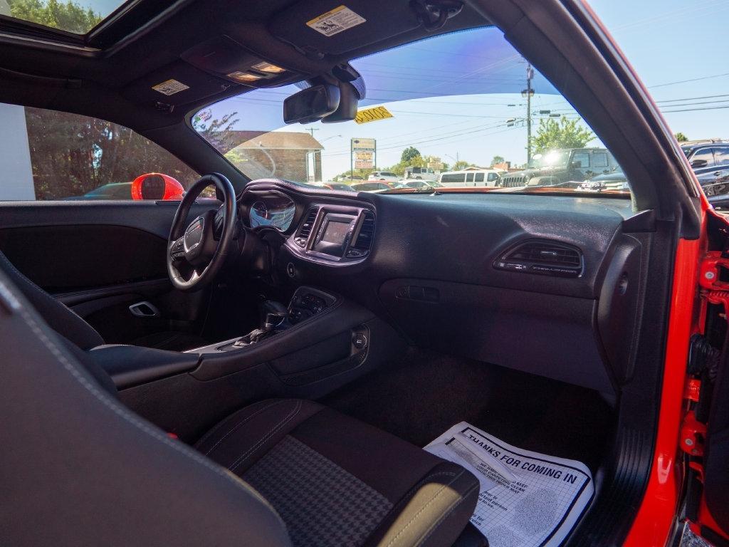 Dodge Challenger photo 21