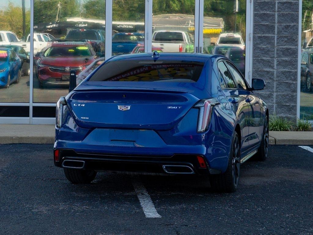 Cadillac CT4  2022