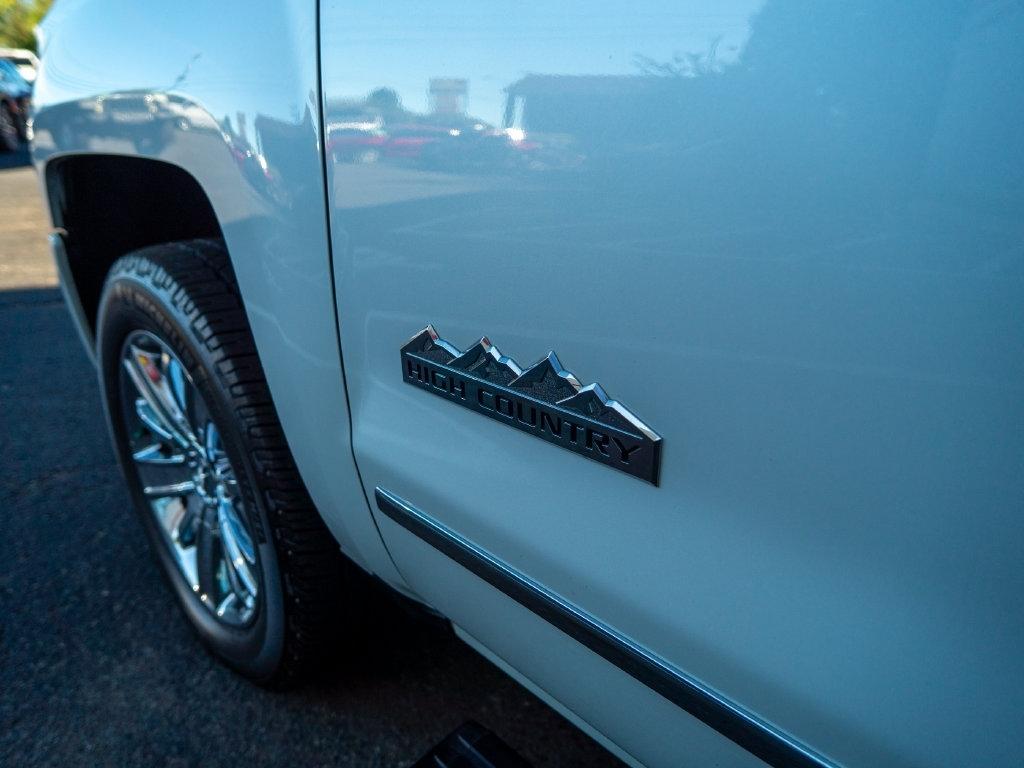 Chevrolet Silverado photo 8