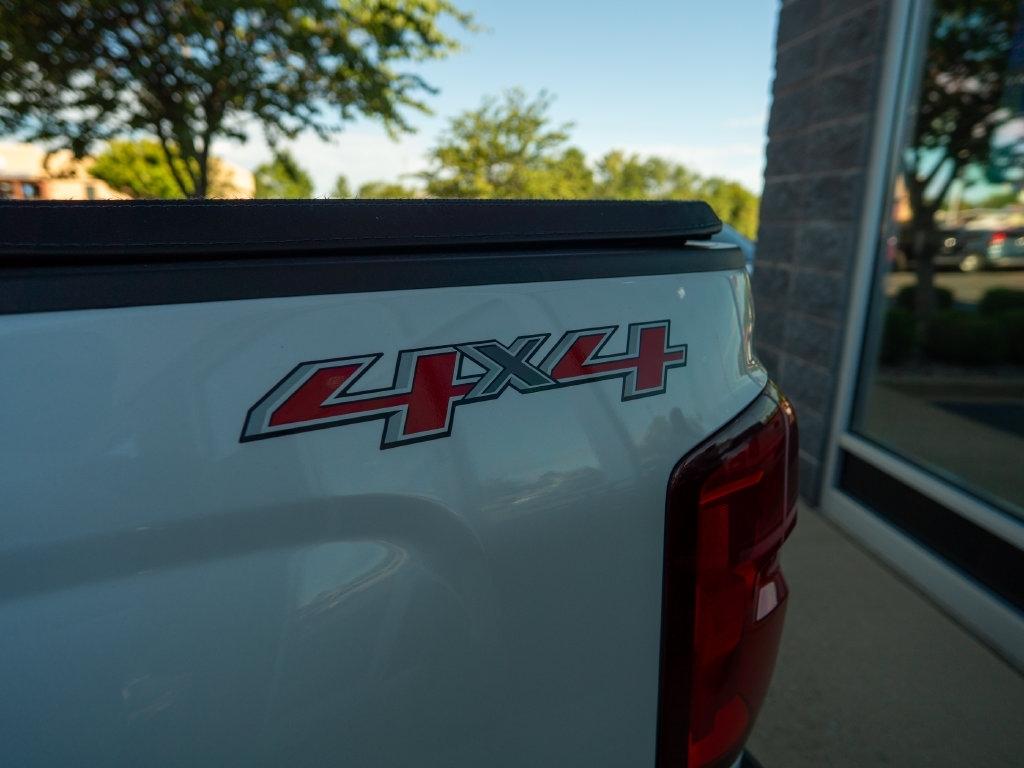 Chevrolet Silverado photo 10