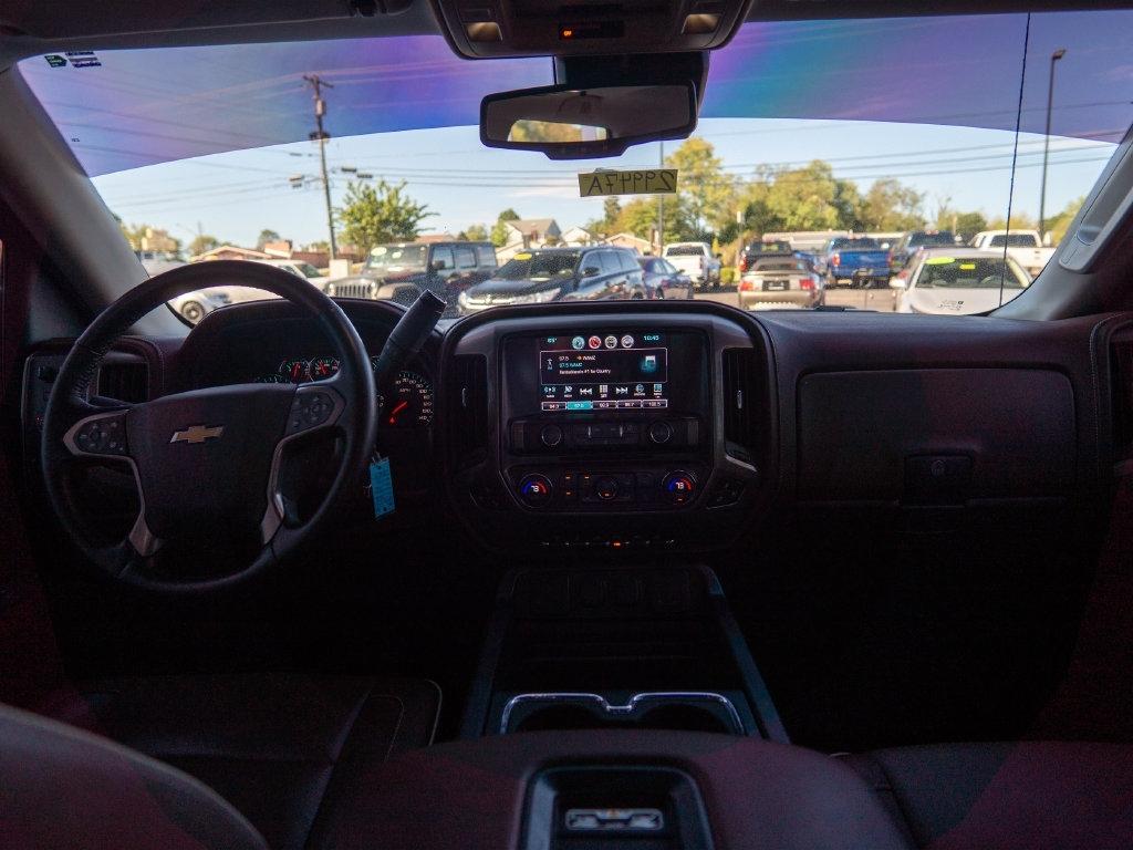 Chevrolet Silverado photo 14